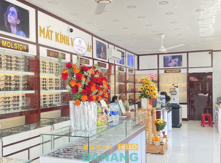 Mắt Kính Việt Pháp