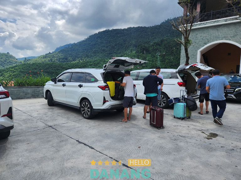 Quỳnh Nhi Carrental