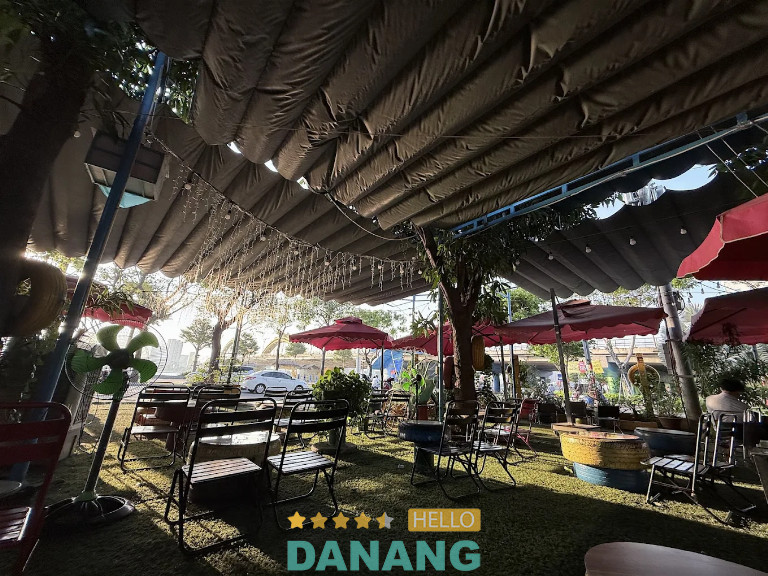 Quán cafe view cầu rồng Sông Hàn Coffee & Milk Tea