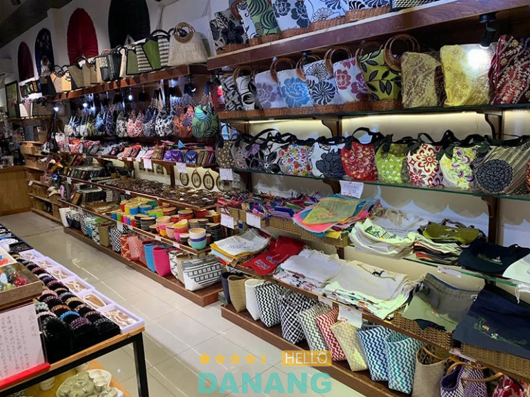 Cỏ May Coffee & Souvenir Shop, Đà Nẵng