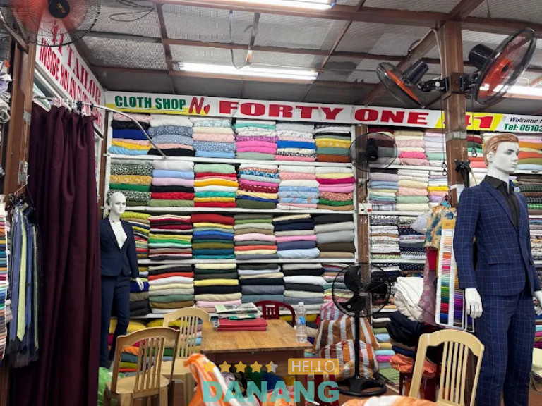 41 Tailor Inside Hoi An Cloth Market, Đà Nẵng