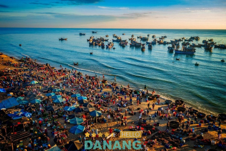 Chợ cá Tam Tiến