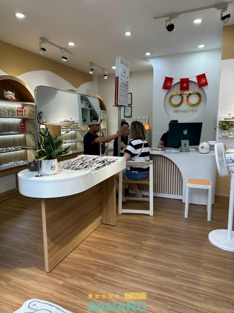 Bài viết đánh giá về Mắt kính Vân Nguyễn: K270/3 Núi Thành, P. Hòa Cường Hải Châu Đà Nẵng