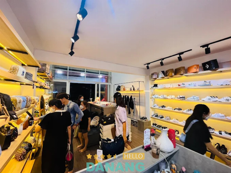 Bao Bao Sneaker Store, Đà Nẵng