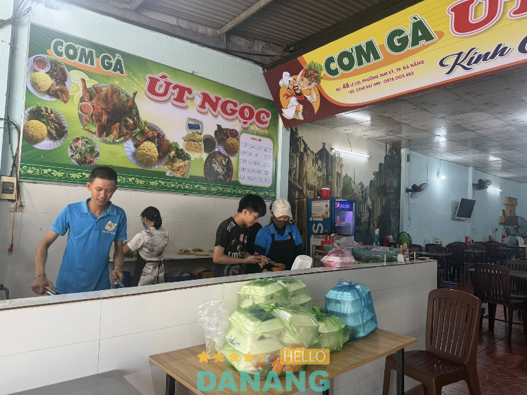 Cơm Gà Út Ngọc - 48 Lê Lợi